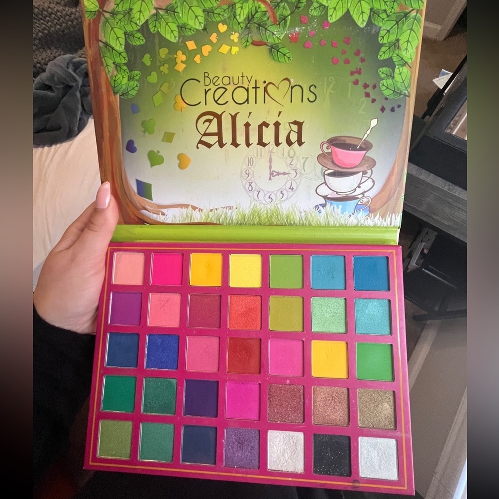 Eyeshadow palette